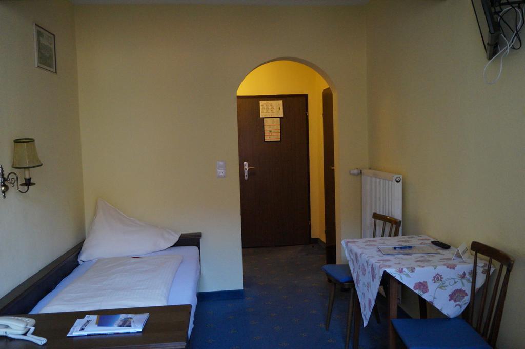 Hotel Happ Инсбрук Стая снимка