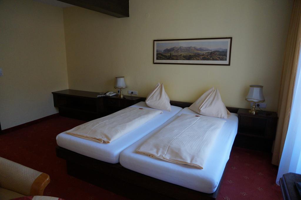 Hotel Happ Инсбрук Стая снимка